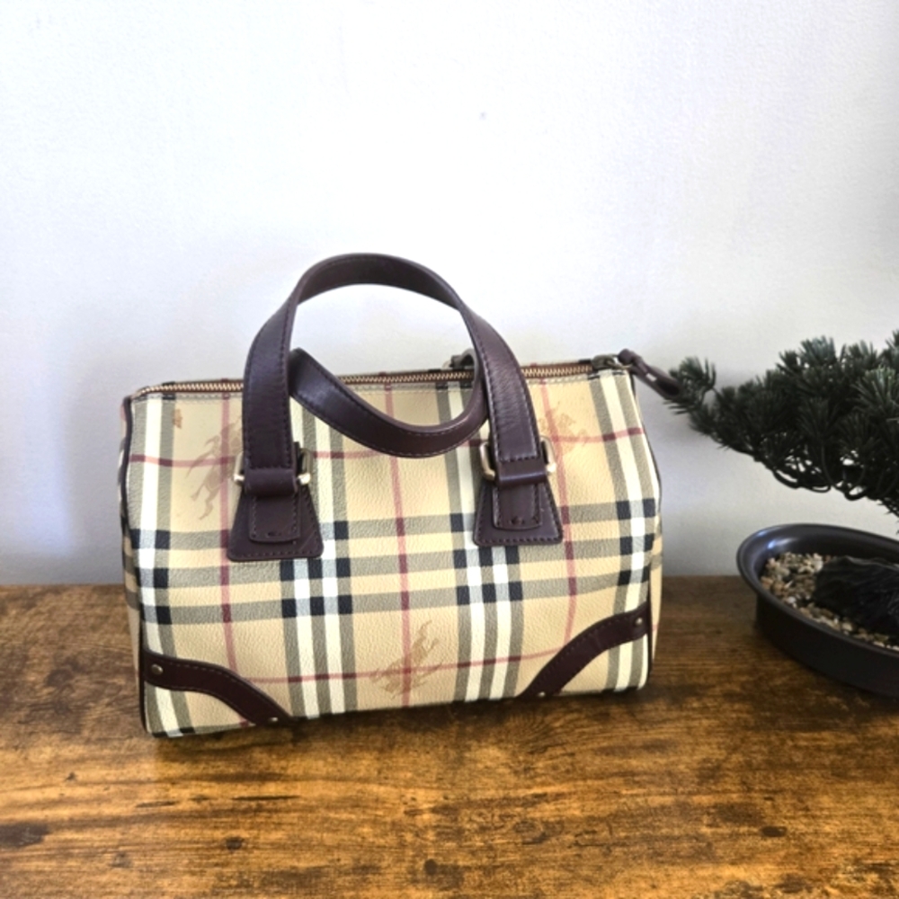 Burberry Cream and Brown Checkered Duffel Bag - Picture 2 of 9